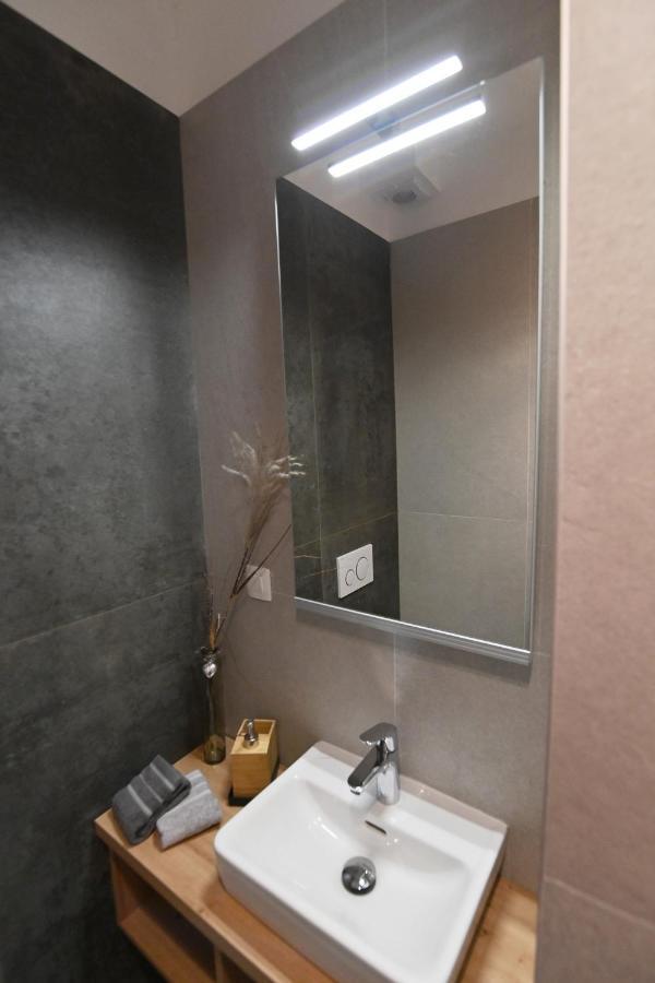 Sea View Deluxe Apartment Rijeka Exteriör bild