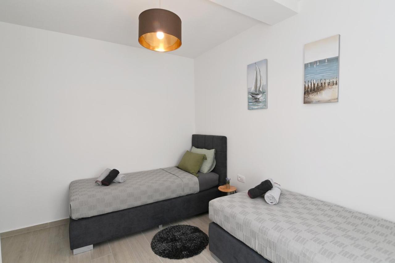 Sea View Deluxe Apartment Rijeka Exteriör bild