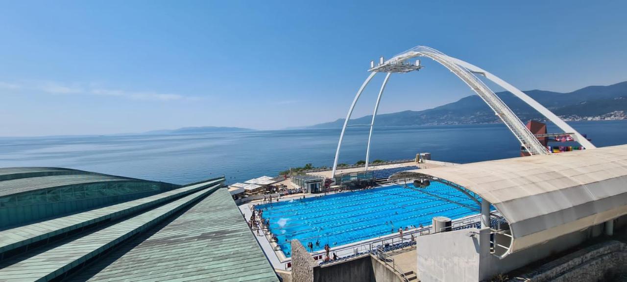 Sea View Deluxe Apartment Rijeka Exteriör bild