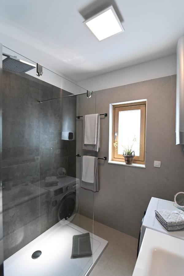 Sea View Deluxe Apartment Rijeka Exteriör bild