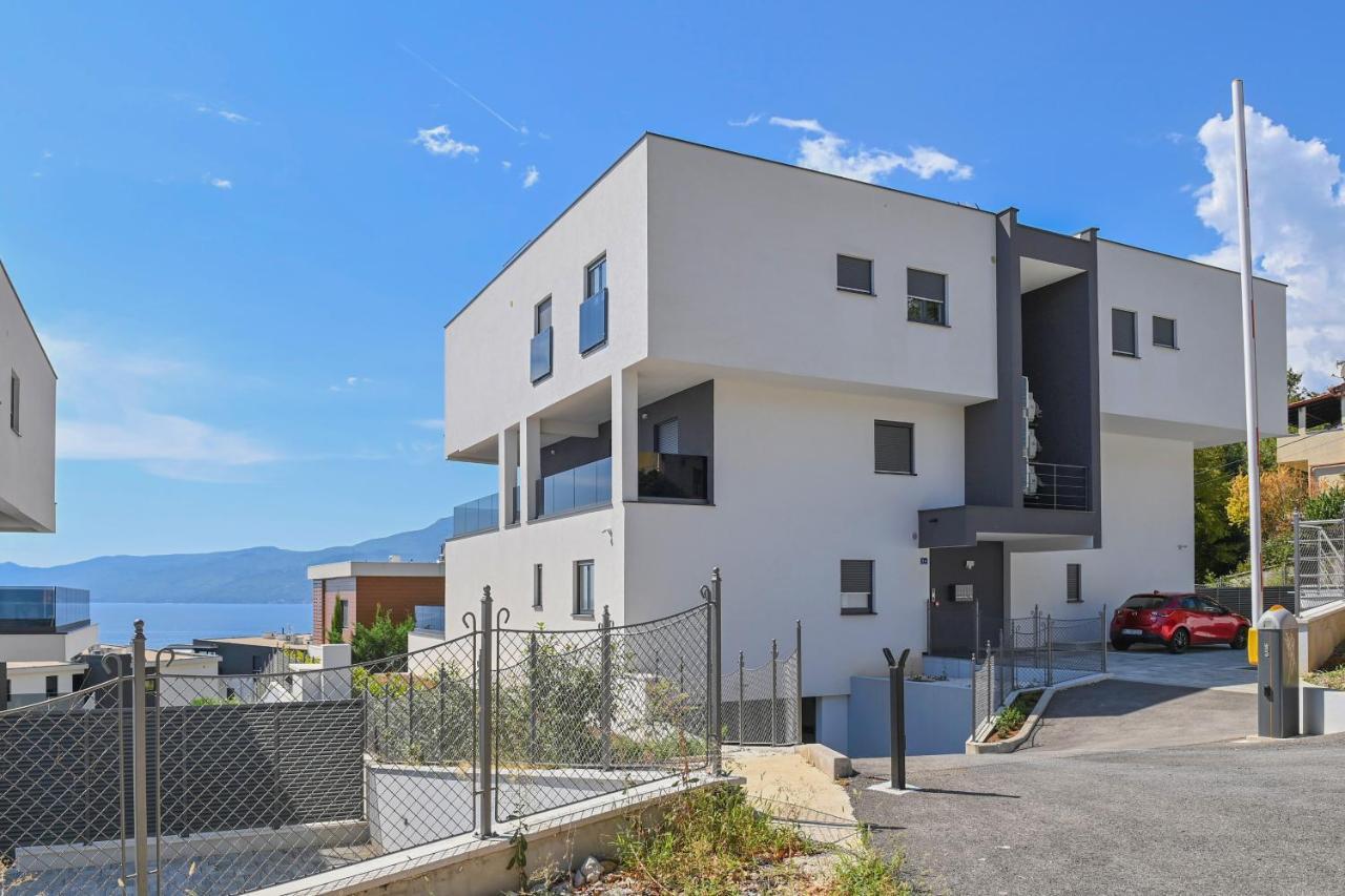 Sea View Deluxe Apartment Rijeka Exteriör bild