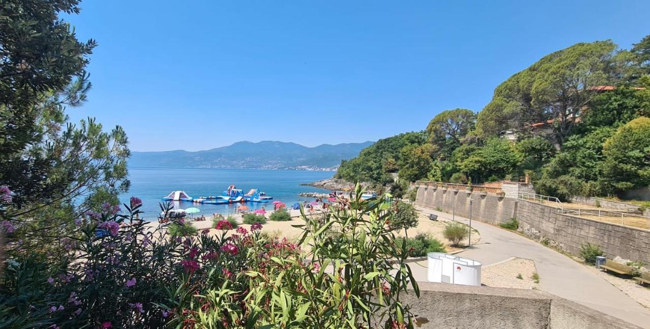 Sea View Deluxe Apartment Rijeka Exteriör bild