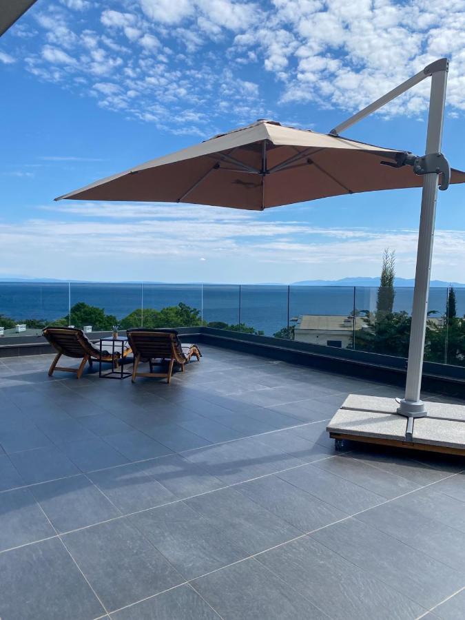 Sea View Deluxe Apartment Rijeka Exteriör bild