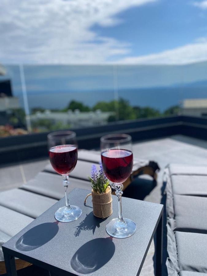Sea View Deluxe Apartment Rijeka Exteriör bild